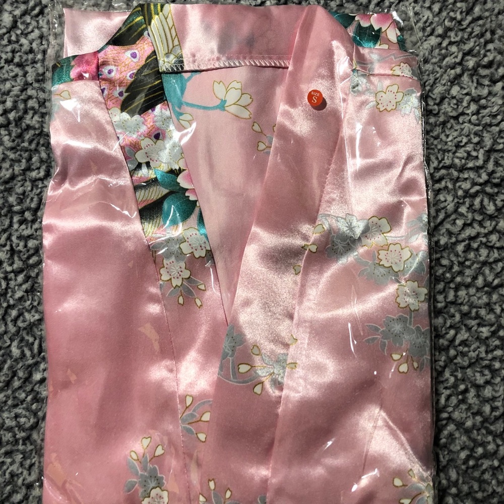 Silk floral pink robe